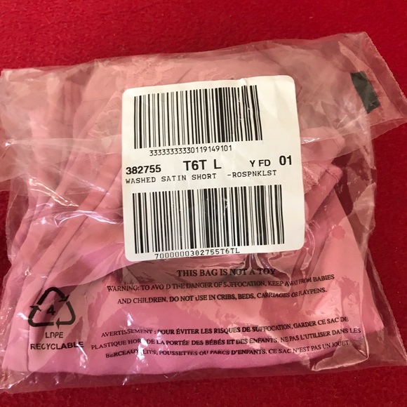 Victoria’s Secret Satin Lace trim shorts NIP - Picture 4 of 4